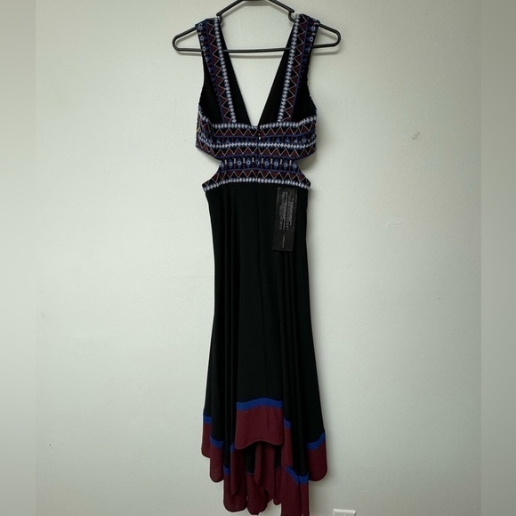 Cut-out Asymmetrical Dress - Picture 4 of 7